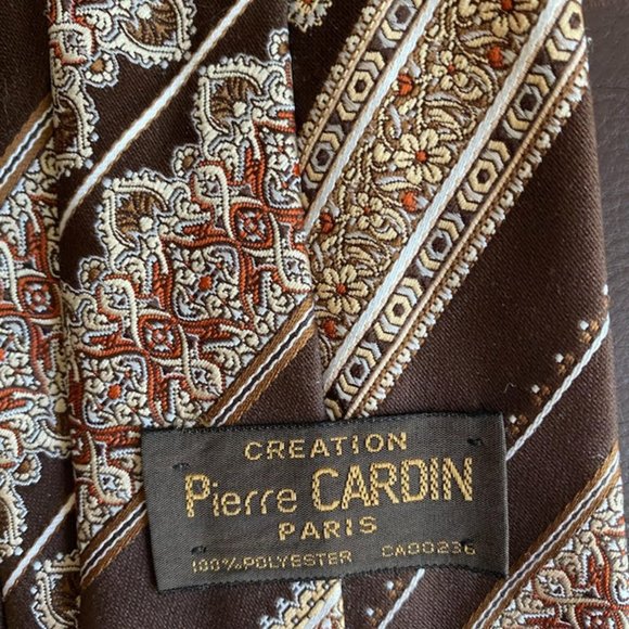 VINTAGE PIERRE CARDIN TIE. - Picture 2 of 2